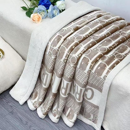 بطانية صوف شيربا: راحة دافئة مُعاد تعريفها