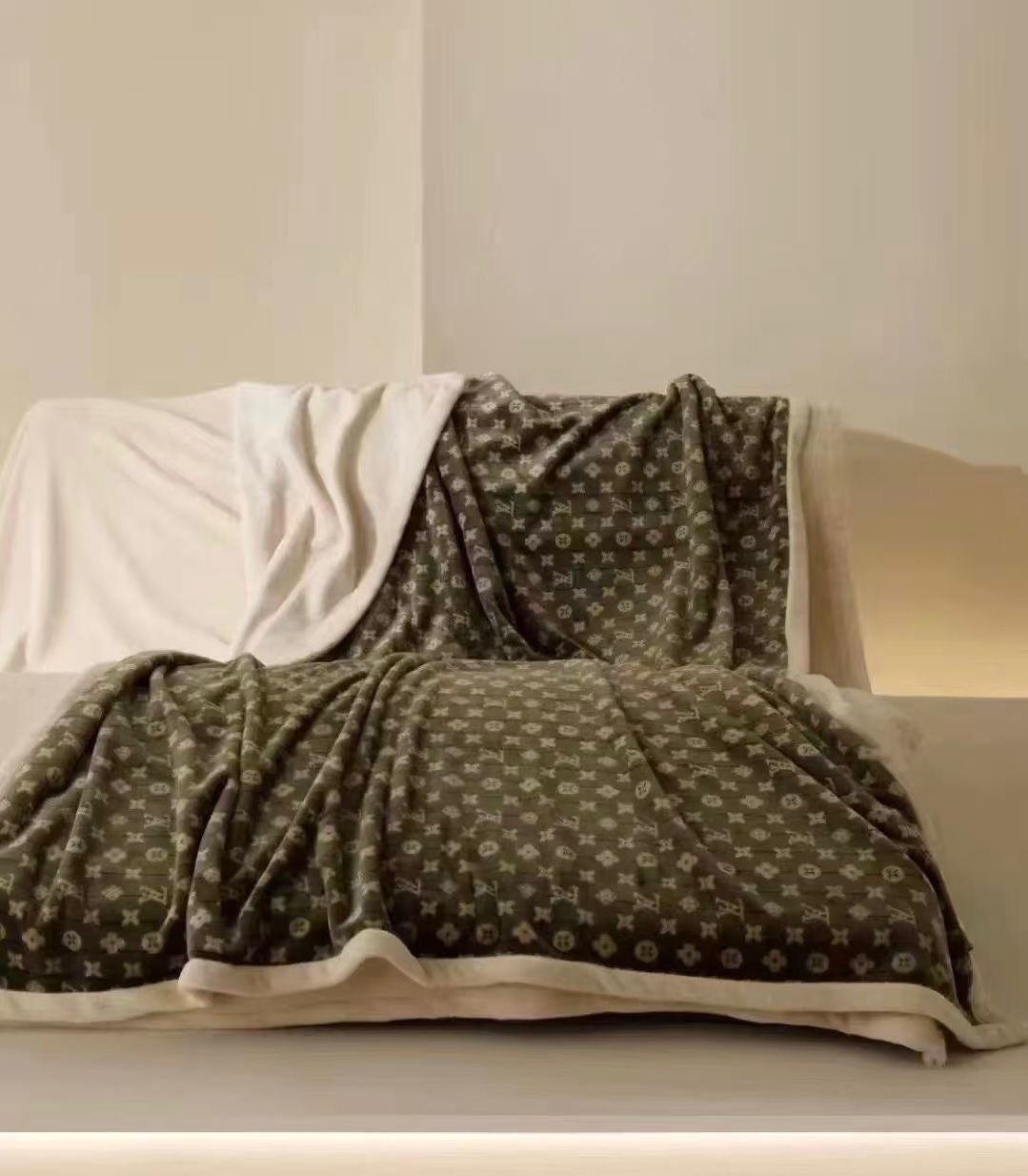 بطانية صوف شيربا: راحة دافئة مُعاد تعريفها